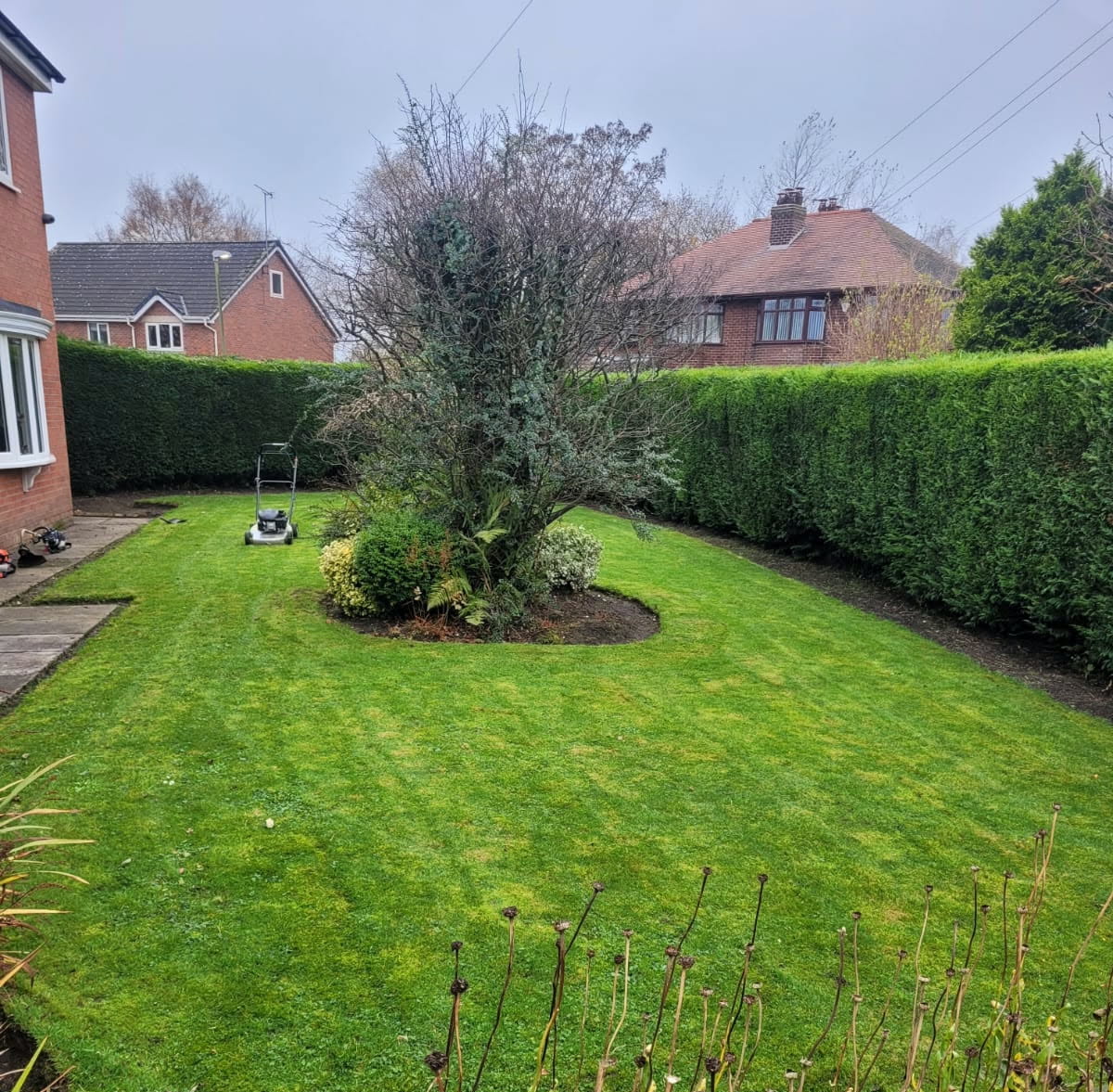 Garden & outdoor maintenance in Widnes and Cheshire